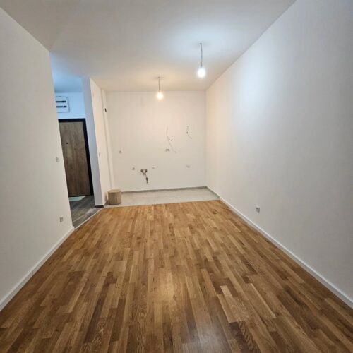 🔶️ I Z D A V A Nj E 🔶️Izdaje se jednosoban nenamješten stan 40m² u Tološima, ul. Milana Rai