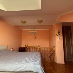 🔶️ I Z D A V A Nj E 🔶️Izdaje se jednosoban stan duplex 49m² na Zabjelu, zgrada preko puta sto (3)