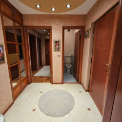 🔶️ I Z D A V A Nj E 🔶️Izdaje se dvosoban stan 90m² u Zgradi Maxim, jednoj od najprestižnijih (6)