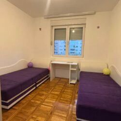 🔶️ I Z D A V A Nj E 🔶️Izdaje se stan na Starom Aerodromu, prva zgrada do Volija, Ulica Zmaj J (6)