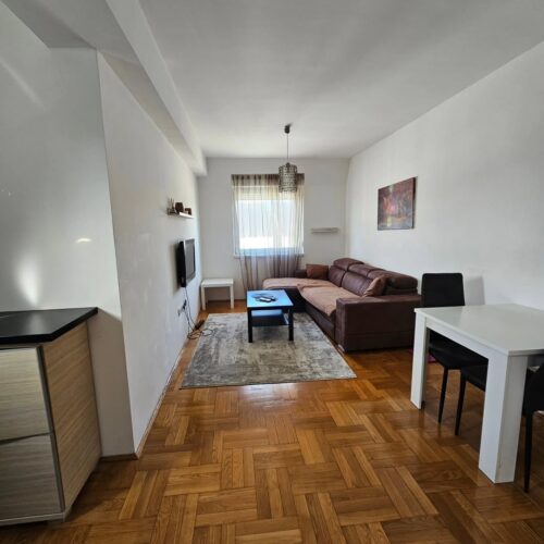 🔶️ I Z D A V A Nj E 🔶️Izdaje se jednosoban stan duplex 49m² na Zabjelu, zgrada preko puta sto