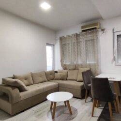 🔶️ I Z D A V A Nj E 🔶️Izdaje se jednosoban stan na Zabjelu ul. Kralja Nikole u blizini kafić