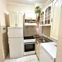 🔶I Z D A V A Nj E🔶Izdaje se dvosoban stan na Starom Aerodromu ul. Zmaj Jovina. Stan se nalaz (2)