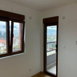 🔶️ I Z D A V A Nj E 🔶️ Izdaje se jednosoban nenamješten stan na Starom Aerodromu zgrada RTCG (3)