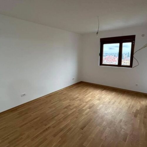 🔶️ I Z D A V A Nj E 🔶️ Izdaje se jednosoban nenamješten stan na Starom Aerodromu zgrada RTCG