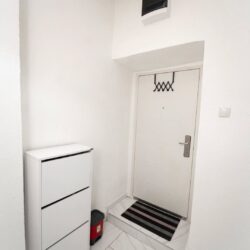 🔶️ I Z D A V A Nj E 🔶️Izdaje se garsonjera u Centru Podgorice, Bulevar Ivana Crnojevića.Nala (7)