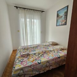 🔶️ I Z D A V A Nj E 🔶️Izdaje se jednosoban stan početak Zagoriča zgrada preko puta City Kej-a (3)