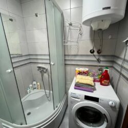 🔶️ P R O D A J A 🔶️Prodaje se garsonjera 26m² na Tuškom Putu.Nalazi se na 3. spatu, zgrada po (4)